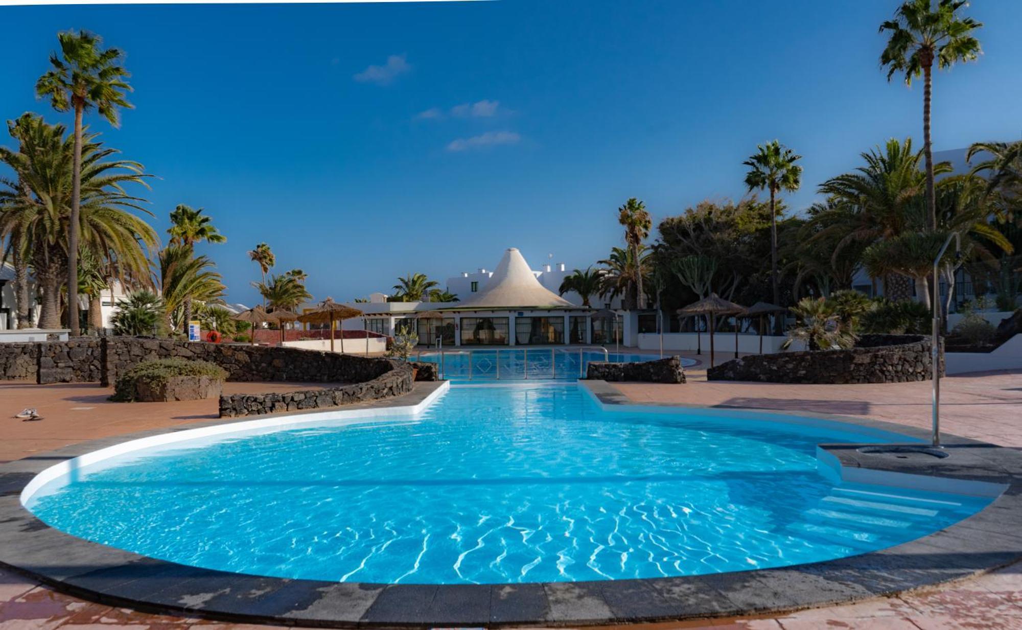 Luxury Apartamento Luz De Mar Complejo Playa Roca Costa Teguise Extérieur photo